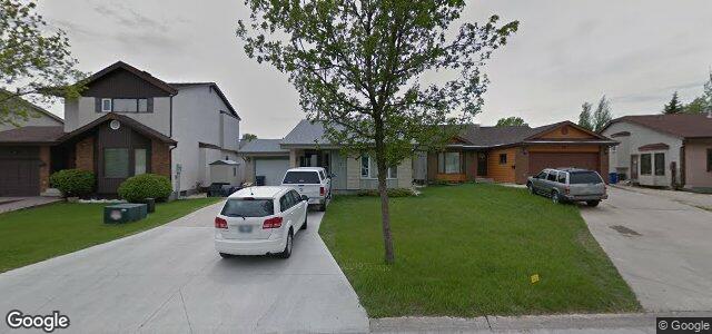 Photo of 18 Pinetree Crescent in Winnipeg, Manitoba