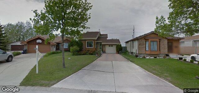 38 Pinetree Crescent（加拿大曼尼托巴省溫尼伯市）房屋照片