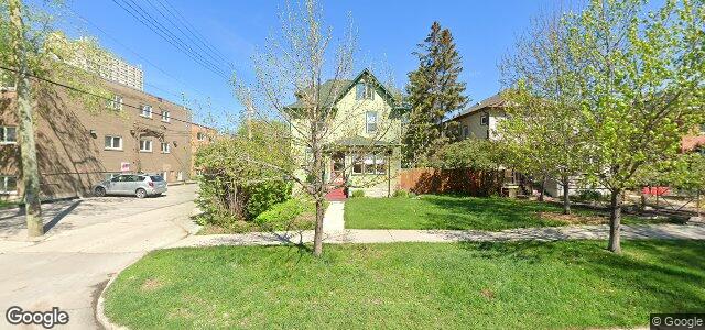 Photo of 371 Maplewood Avenue in Winnipeg, Manitoba