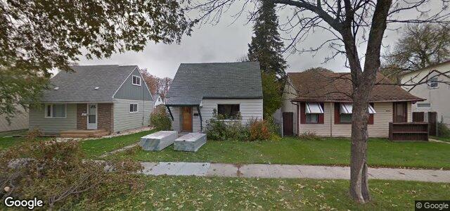 Larawan ng 447 Airlies Street sa Winnipeg, Manitoba