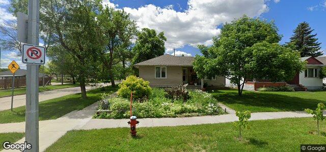 Photo of 998 Bannerman Avenue in Winnipeg, Manitoba