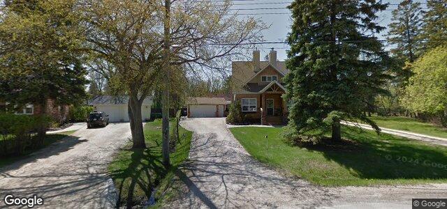 Photo of 201 Robindale Road in Winnipeg, Manitoba