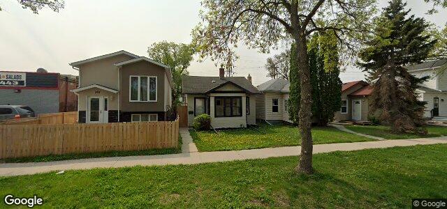 Photo of 920 Lorette Avenue in Winnipeg, Manitoba