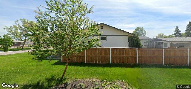 28 Pinecrest Bay（加拿大曼尼托巴省溫尼伯市）房屋照片