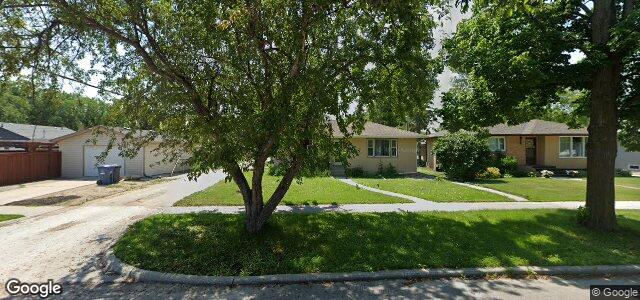 Photo of 352 Devon Avenue in Winnipeg, Manitoba