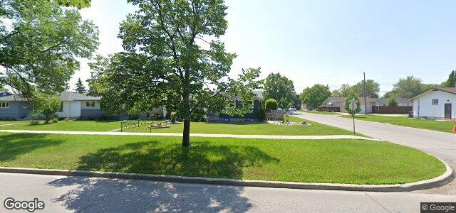 726 Mcleod Avenue（加拿大曼尼托巴省溫尼伯市）房屋照片