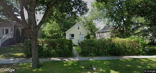 Photo of 270 Dunrobin Avenue in Winnipeg, Manitoba