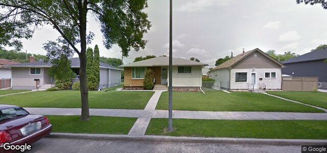 Photo of 425 Oakview Avenue in Winnipeg, Manitoba