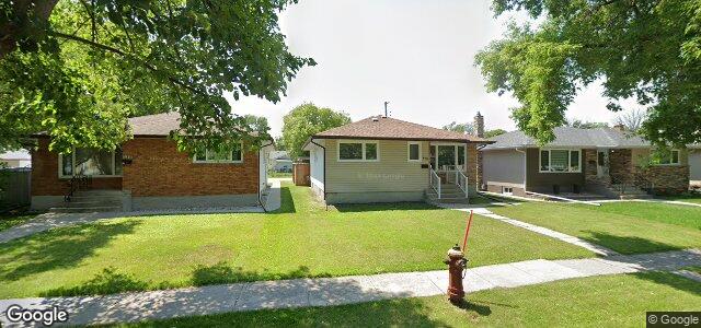 Photo of 426 Roberta Avenue in Winnipeg, Manitoba