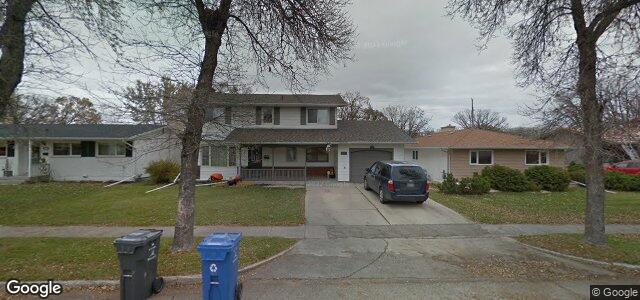 Photo of 581 Roberta Avenue in Winnipeg, Manitoba