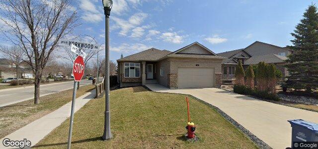 Photo of 128 Yorkwood Drive in Winnipeg, Manitoba