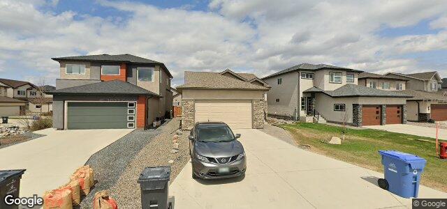 Photo of 102 Rain Shadow Bay in Winnipeg, Manitoba