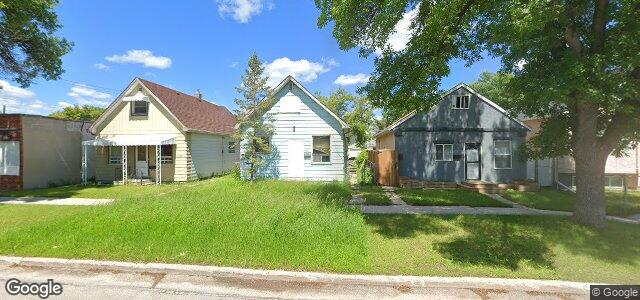 Photo of 1327 Manitoba Avenue in Winnipeg, Manitoba