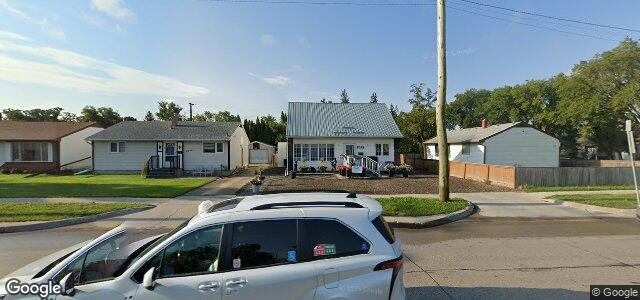 2240 Ness Avenue（加拿大曼尼托巴省溫尼伯市）房屋照片