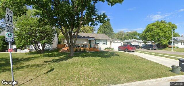 Photo of 364 Strathmillan Road in Winnipeg, Manitoba