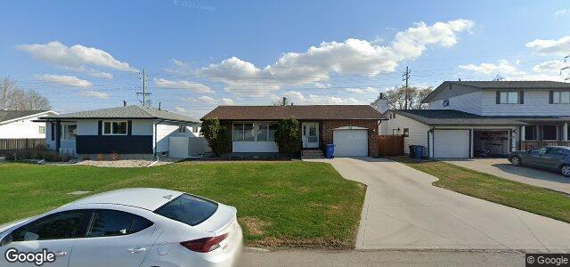 Photo of 90 Edgemont Drive in Winnipeg, Manitoba