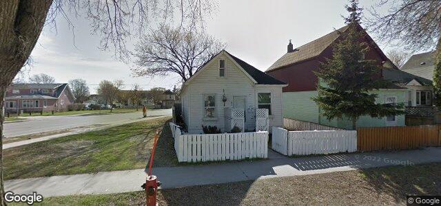 Larawan ng 683 Langside Street sa Winnipeg, Manitoba