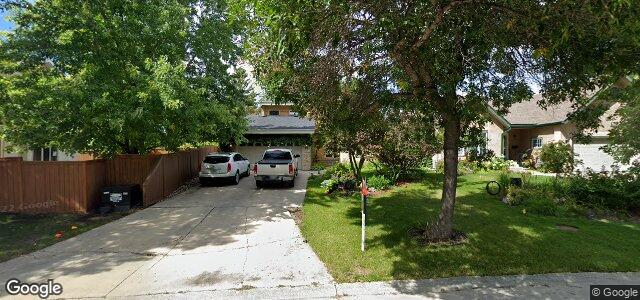 Larawan ng 10 Sunrise Cove sa Winnipeg, Manitoba