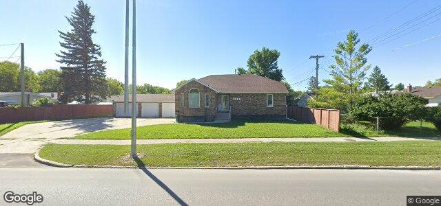 3200 Ness Avenue（加拿大曼尼托巴省溫尼伯市）房屋照片