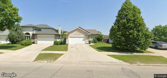 Photo of 547 Templeton Avenue in Winnipeg, Manitoba