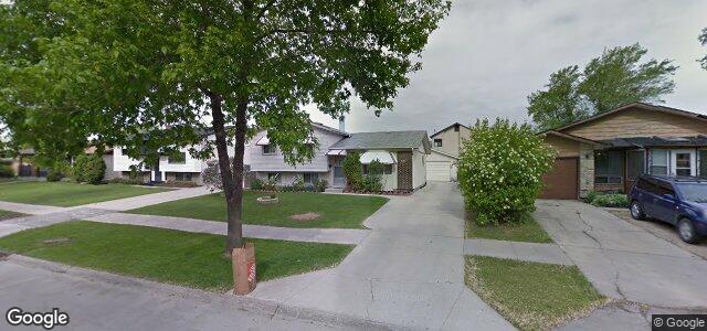 Photo of 67 Blackthorne Bay in Winnipeg, Manitoba