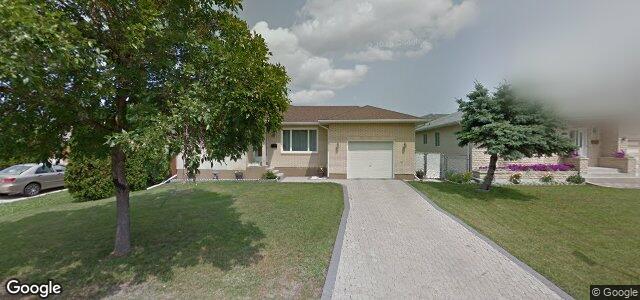 Photo of 825 Beecher Avenue in Winnipeg, Manitoba