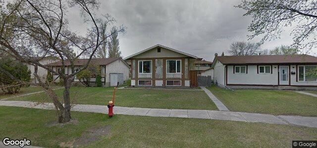 30 Piney Crescent（加拿大曼尼托巴省溫尼伯市）房屋照片