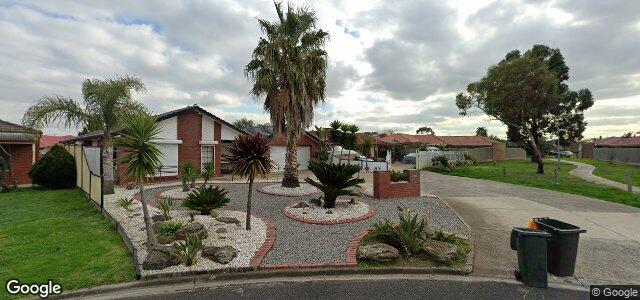 Photo of 43 Saratoga Crescent in Winnipeg, Manitoba