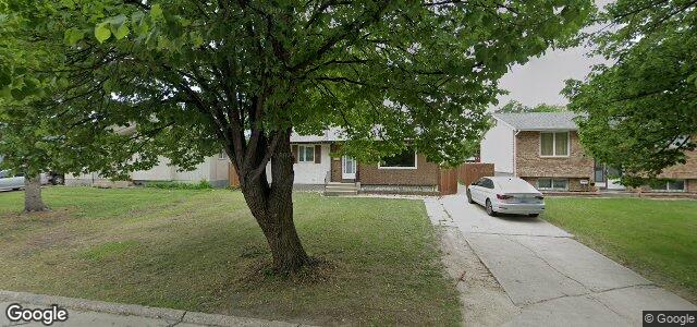 Larawan ng 66 Massena Crescent sa Winnipeg, Manitoba