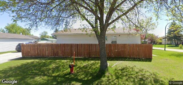 Larawan ng 110 Sanderson Avenue sa Winnipeg, Manitoba