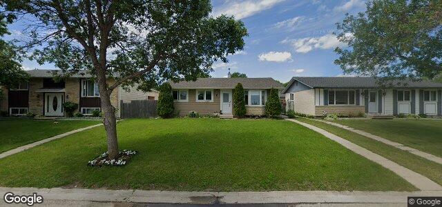 Larawan ng 144 Bentley Street sa Winnipeg, Manitoba