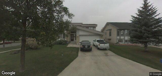 Photo of 2 Palms Boulevard in Winnipeg, Manitoba