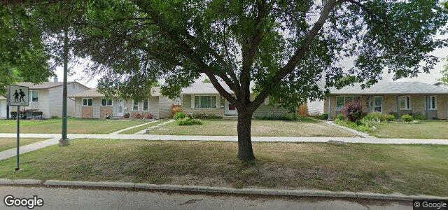 Larawan ng 2258 Burrows Avenue sa Winnipeg, Manitoba