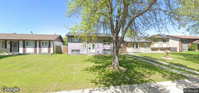 Larawan ng 79 Sanderson Avenue sa Winnipeg, Manitoba