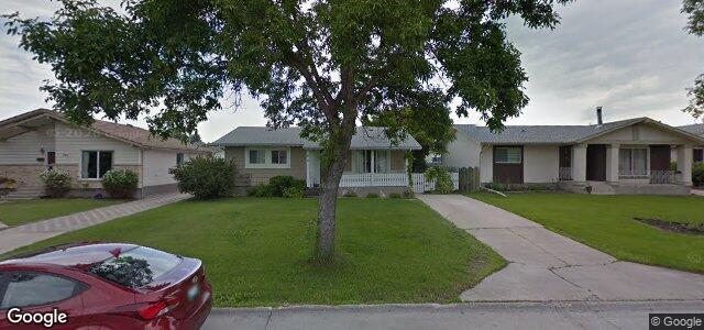 102 Stacey Bay（加拿大曼尼托巴省溫尼伯市）房屋照片