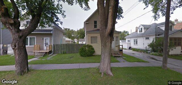 Photo of 221 Rosseau Avenue W in Winnipeg, Manitoba