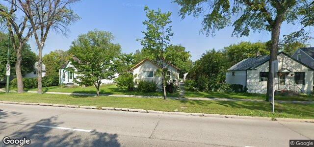 Photo of 347 Regent Avenue W in Winnipeg, Manitoba