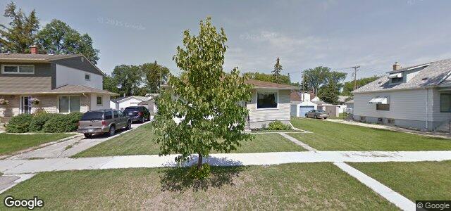 Photo of 417 Yale Avenue W in Winnipeg, Manitoba
