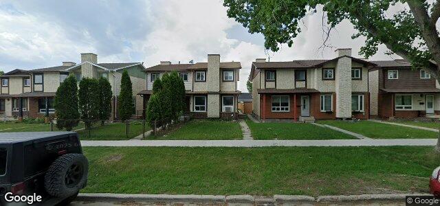 1015 Chancellor Drive（加拿大曼尼托巴省溫尼伯市）房屋照片