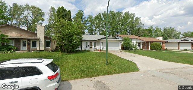 15 Lake Island Crescent（加拿大曼尼托巴省溫尼伯市）房屋照片