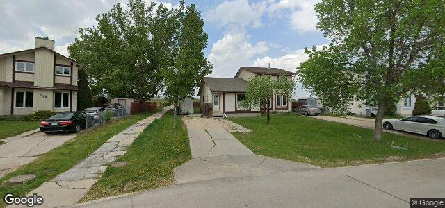 220 Lake Village Road（加拿大曼尼托巴省溫尼伯市）房屋照片