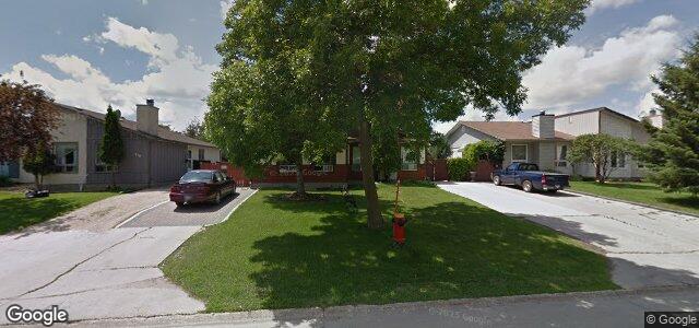 272 Lake Village Road（加拿大曼尼托巴省溫尼伯市）房屋照片