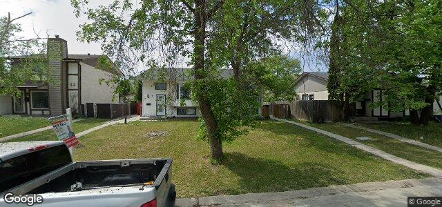 Photo of 7 Sandy Lake Place in Winnipeg, Manitoba