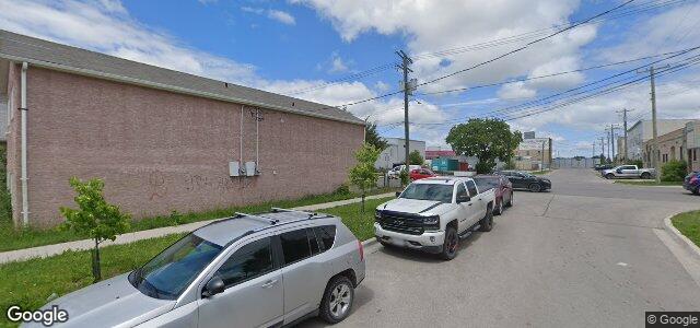 676 Logan Avenue（加拿大曼尼托巴省溫尼伯市）房屋照片