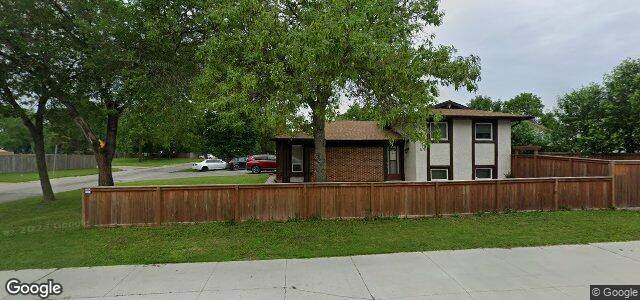 Photo of 2 Shepton Bay in Winnipeg, Manitoba