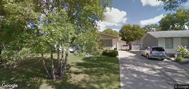 Larawan ng 35 Sandham Crescent sa Winnipeg, Manitoba