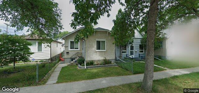 Photo of 1407 Bannatyne Avenue W in Winnipeg, Manitoba