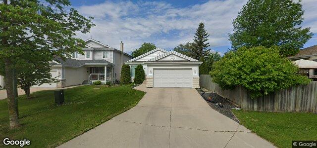 Photo of 10 Franklin Bay in Winnipeg, Manitoba