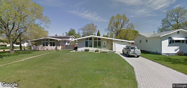 Photo of 106 Whitegates Crescent in Winnipeg, Manitoba