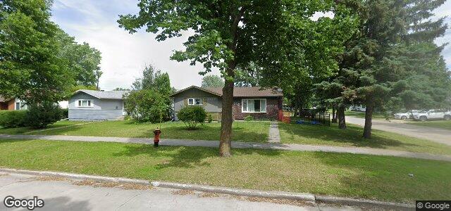 Larawan ng 233 Raquette Street sa Winnipeg, Manitoba